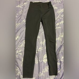 Fabletics Motion365 7/8th leggings in Dark Gray